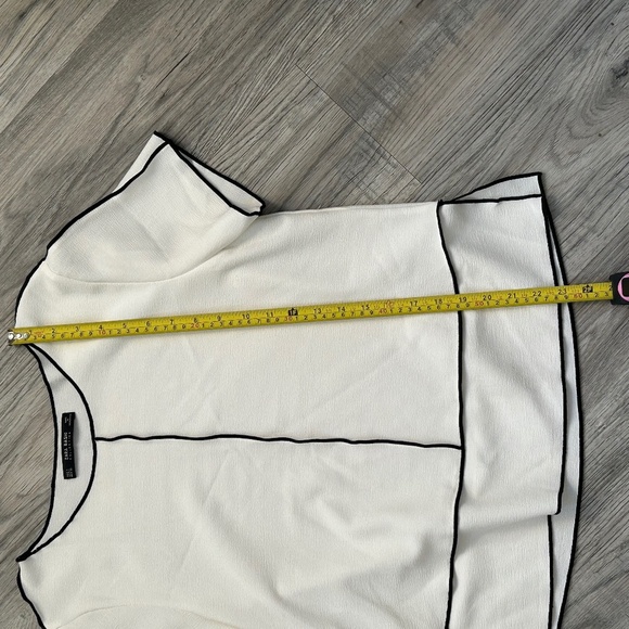 Zara Basic White Blouse w/Black Outline Sz L - Picture 6 of 9